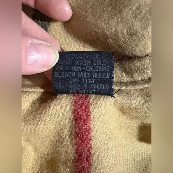 V. FRAAS Beige Plaid Cape Jacket - Picture 5 of 5